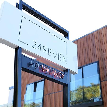 24Seven Inn Christchurch Exterior photo